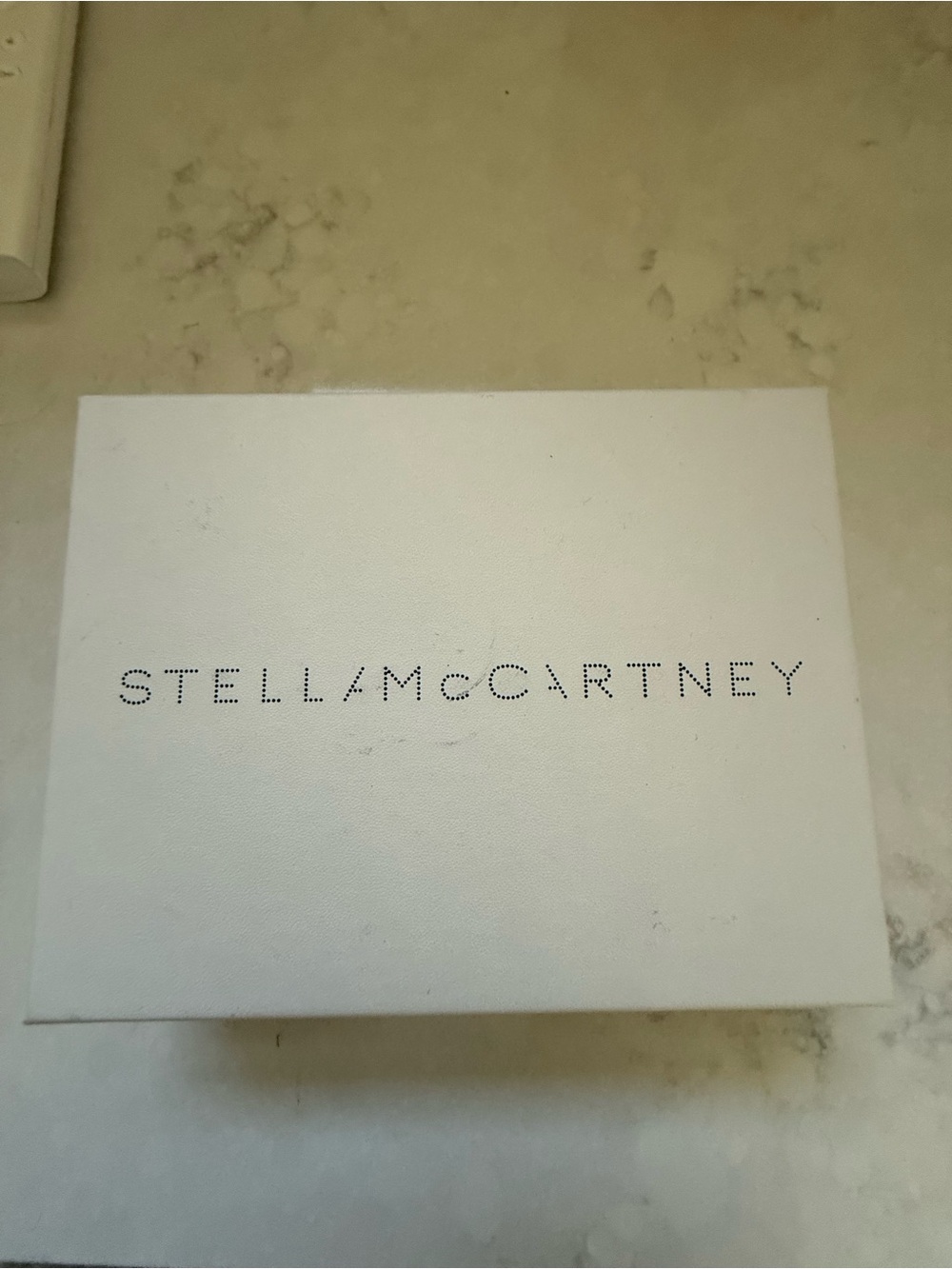 Stella McCartney brand new key wallet NWOT has original box and tissue - Picture 2 of 4